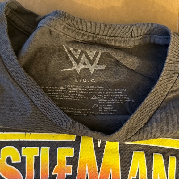 WWE Gray WrestleMania Graphic Tee - Picture 3 of 3